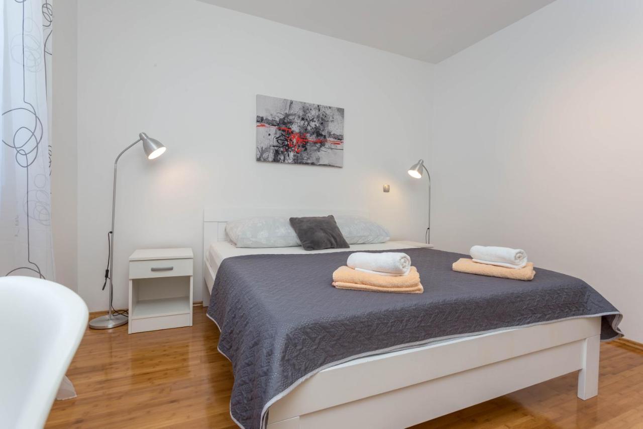 Apartment Tasina Hvar Town Bagian luar foto