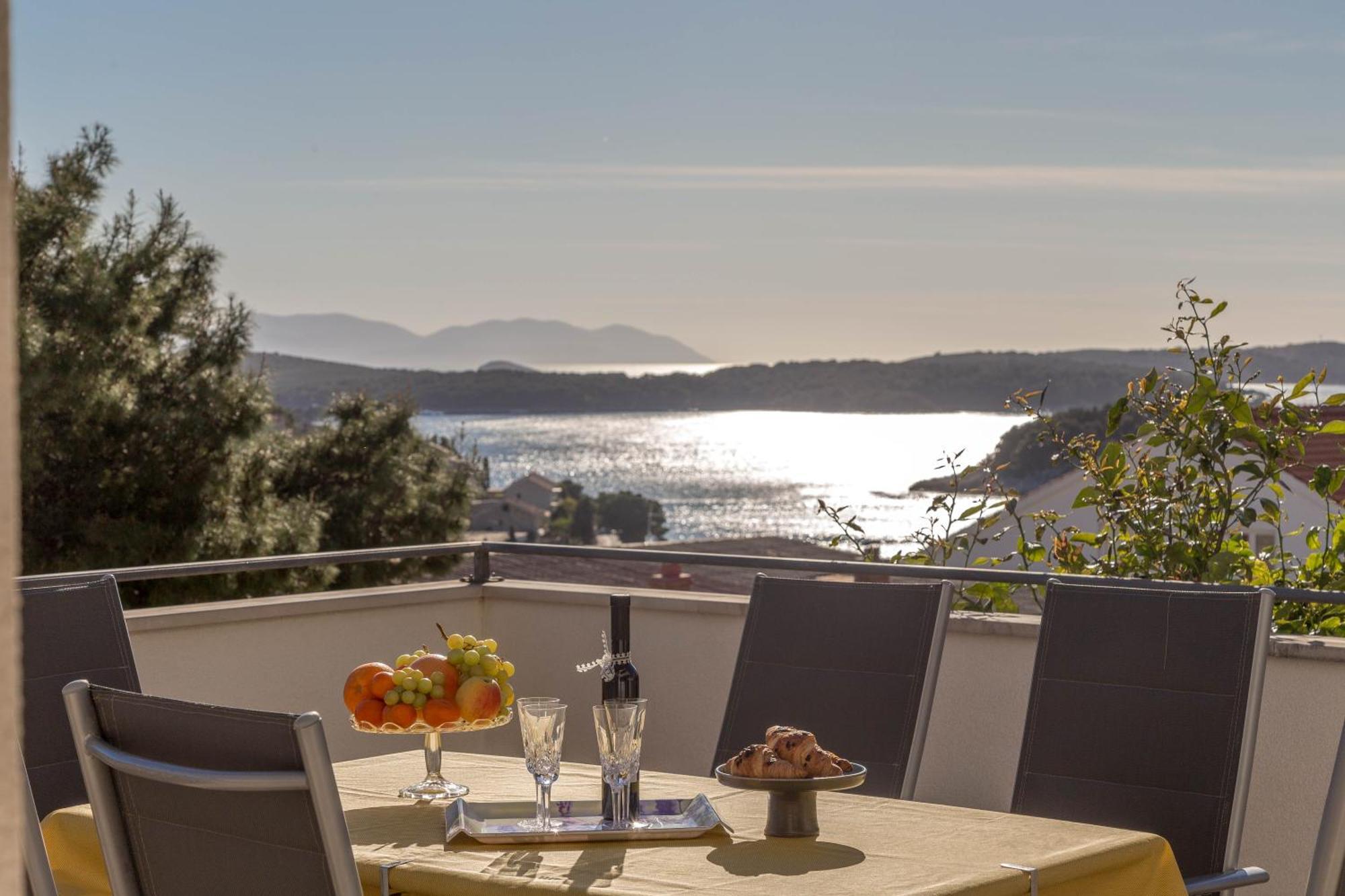 Apartment Tasina Hvar Town Bagian luar foto